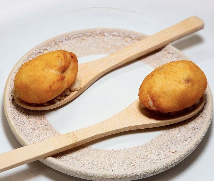 Croquetas de casa con jamón 5 jotas